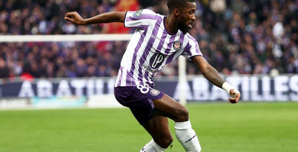  Gabonese international Shavy Babicka set for Red Star Belgrade switch in €4m deal