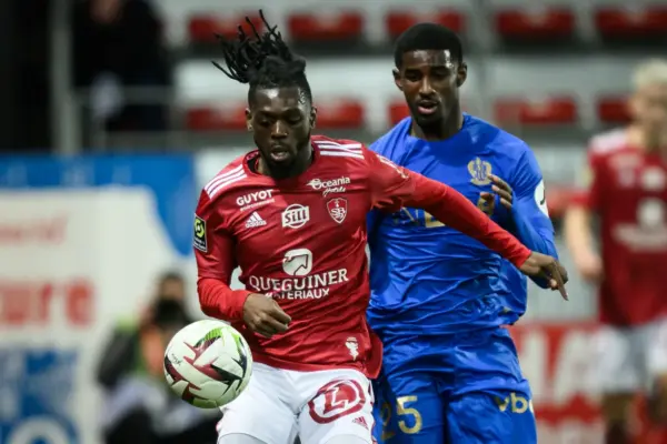 French outfit Lille in talks to sign Franco-Congolese defender Bradley Locko