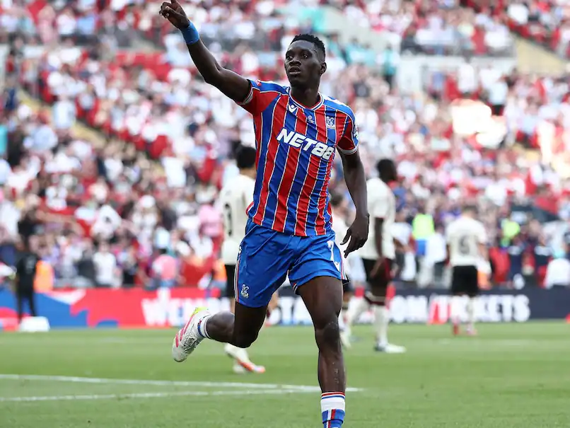 Senegalese international Ismaïla Sarr ccores as Crystal Palace overcome Liverpool in Community Shield clash