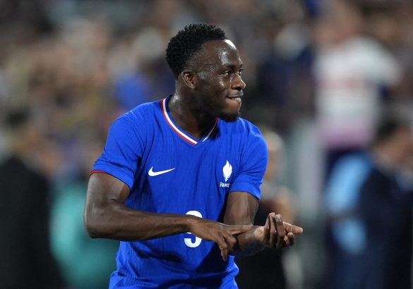 Nottingham Forest reach agreement to sign Franco-Congolese forward Arnaud Kalimuendo