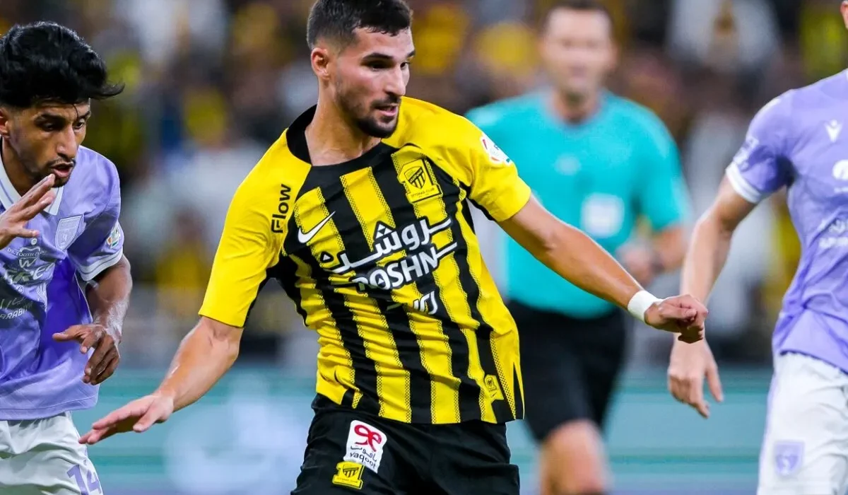 Algerian Midfielder Houssem Aouar Facing Al-Ittihad Exit as Club Eyes €70m Rodrigo Mora Deal