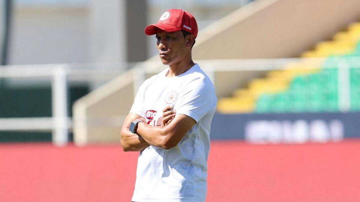 Morocco giants Raja Casablanca set sights on Simba SC coach Fadlu Davids