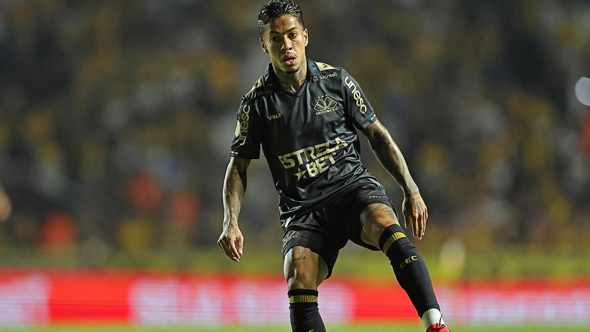 Portuguese club Santa Clara rejects $9.5m offer from Mamelodi Sundowns for Mateusinho