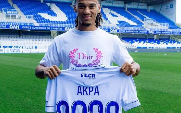  Ivorian defender Clément Akpa signs new deal with AJ Auxerre