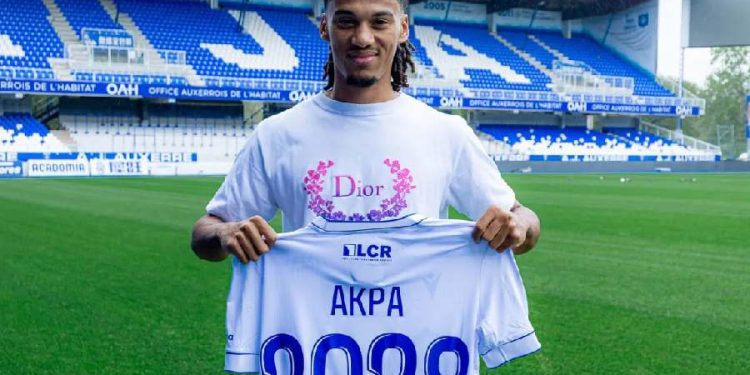  Ivorian defender Clément Akpa signs new deal with AJ Auxerre