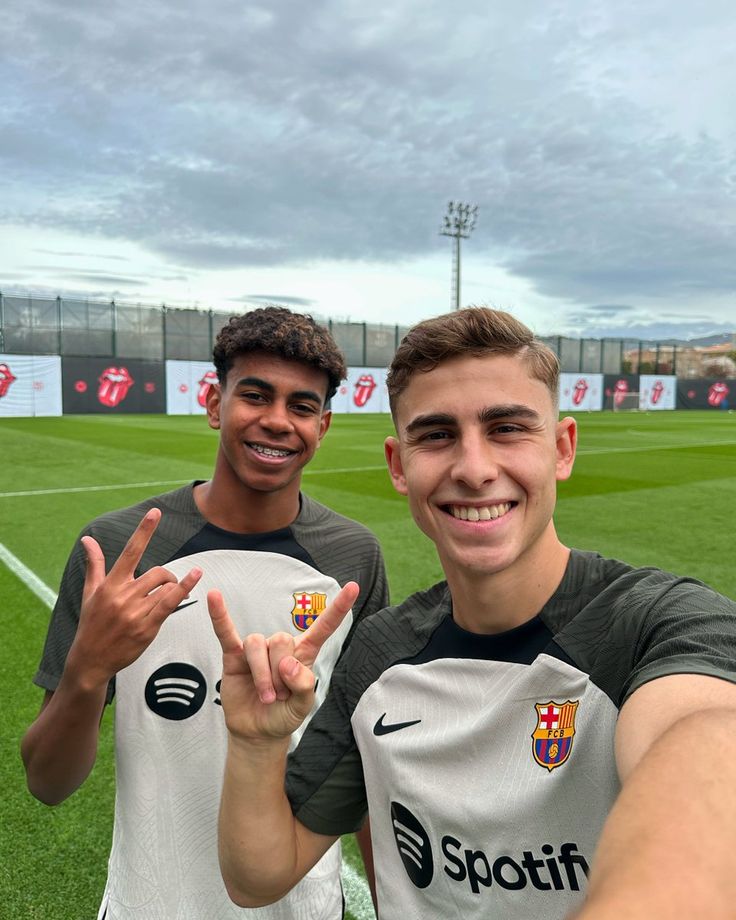 Spanish-Moroccan winger Lamine Yamal reveals Barcelona squad teased Fermin Lopez over Manchester United and Chelsea bids