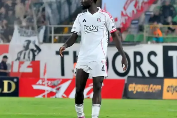 Nigerian midfielder Wilfred Ndidi suffers thigh strain