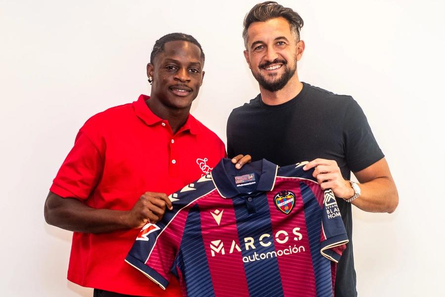 Cameroonian striker Karl Etta Eyong joins Levante on four-year deal