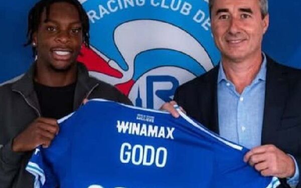 Strasbourg complete €7m signing of Ivorian winger Martial Godo from Fulham