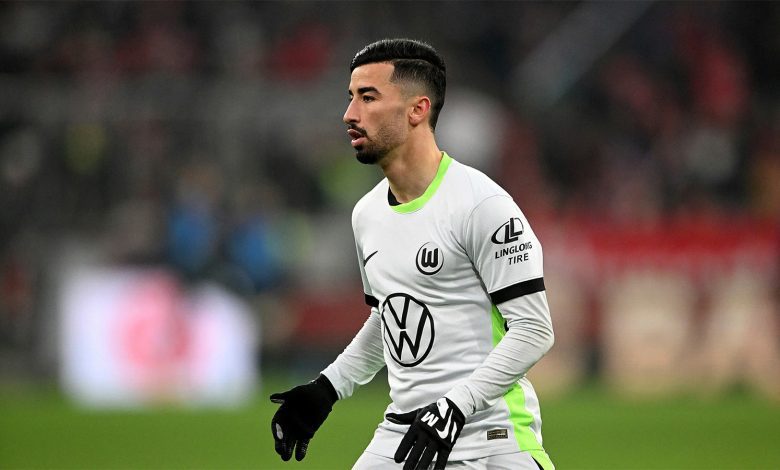 Wolfsburg coach calms fears over Algerian forward Mohamed Amoura injury scare