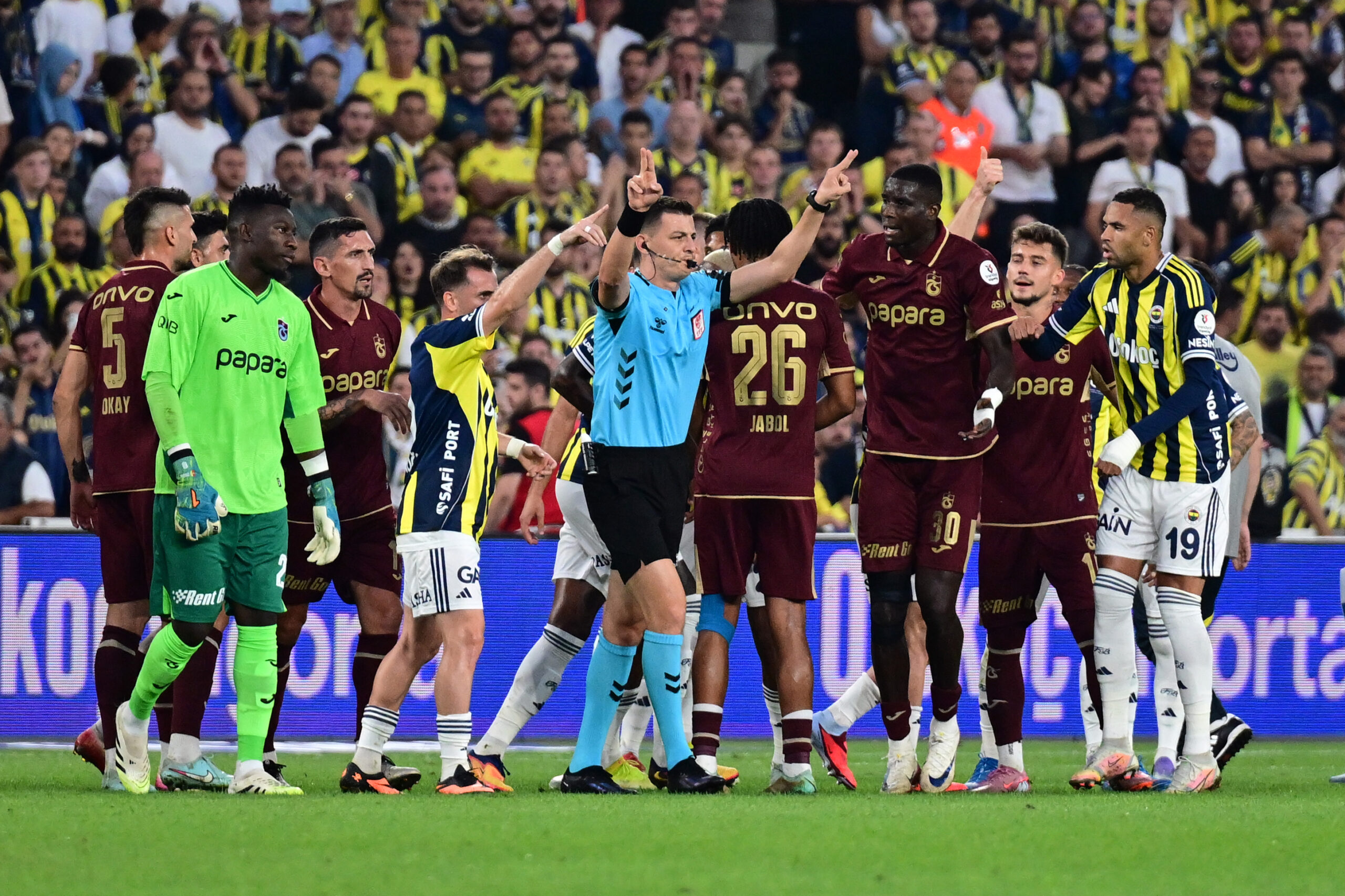 ‘It’s a shame’ – Nigerian striker Paul Onuachu fumes after VAR controversially cancels goal in Fenerbahçe defeat