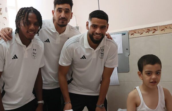 Algeria players bring hope to sick children in Tizi Ouzou