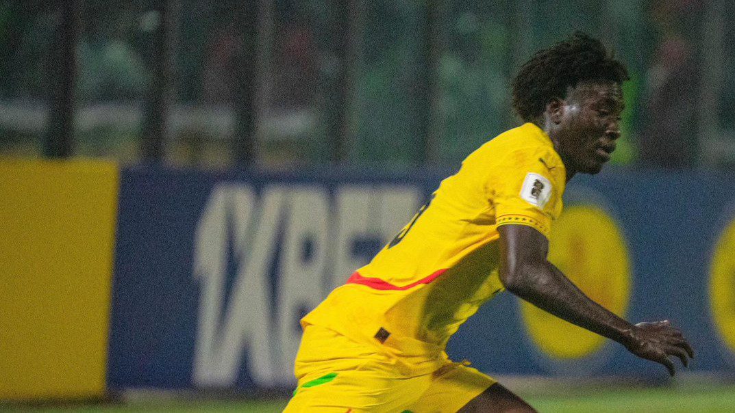Everton open transfer talks for Ghanaian defender Kojo Peprah Oppong