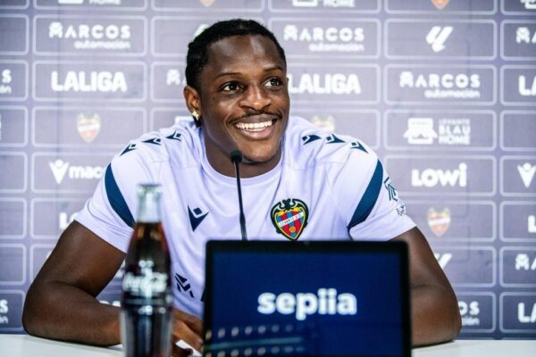 Barcelona keen on signing Cameroonian forward Karl Etta Eyong