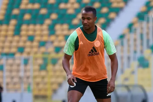 Samir Chergui’s fighting spirit captures Algerian hearts