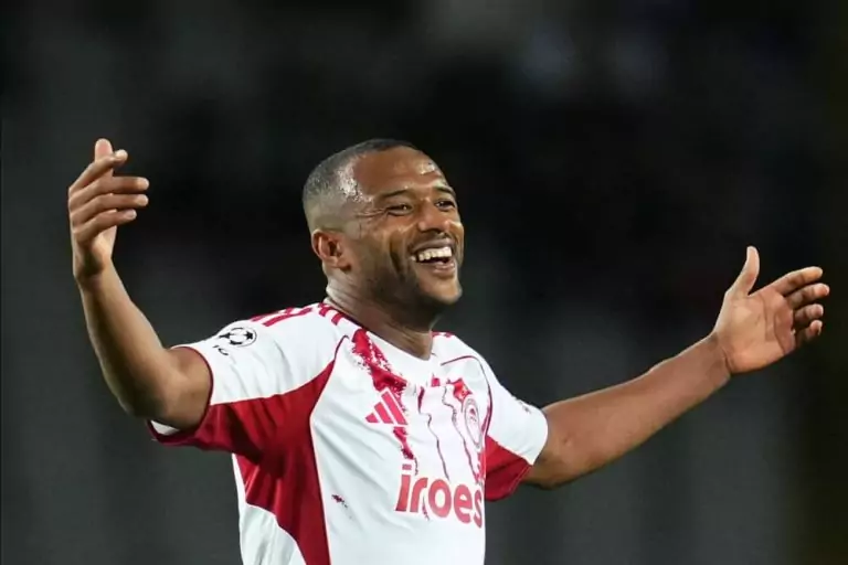 UEFA CL Moroccan striker Ayoub El Kaabi continues European scoring run with goal against Real Madrid UEFA CL Moroccan striker Ayoub El Kaabi continues European scoring run with goal against Real Madrid   Olympiacos ready to offer Moroccan striker Ayoub El Kaabi a new deal   AfricaSoccercom