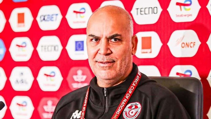 BVaKcTHw AfricaSoccercom BVaKcTHw AFCON 2025 Tunisia coach Sami Trabelsi touches hearts with jersey gift to Moroccan security guard AfricaSoccercom