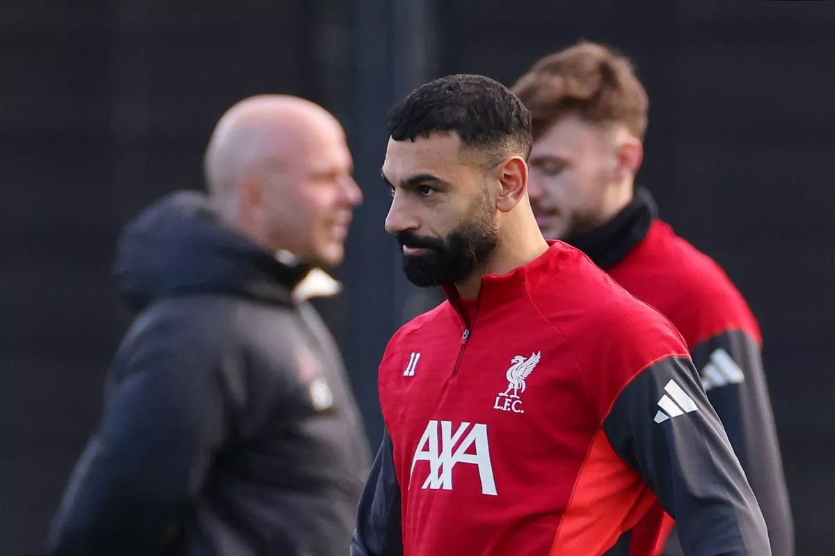 Arne Slot set for crunch meeting with Mohamed Salah amid exit rumours - AfricaSoccer.com