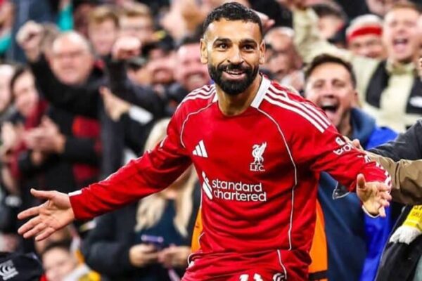 Mohamed Salah wins back massive Anfield support