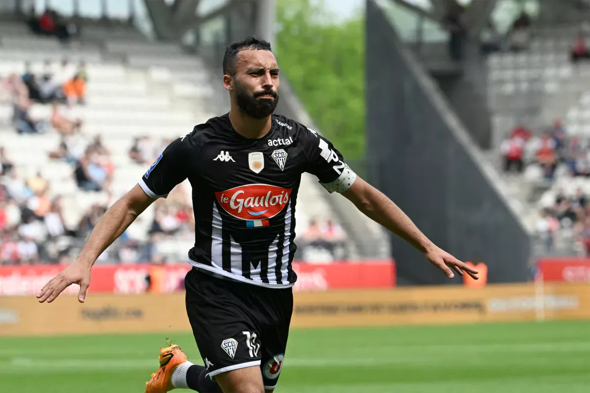  fbl fra ligue1 reims angers 1 1170x780   Algeria midfielder Himad Abdelli set to join French Ligue 1 giants Olympique Lyon   AfricaSoccercom