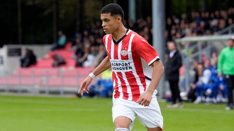  1cZYFwxU3GUSmodKEBmeVhAq9T4rtgQqmJEVeLzr   RB Leipzig win race to sign Dutch Nigerian winger Ayodele Thomas   AfricaSoccercom