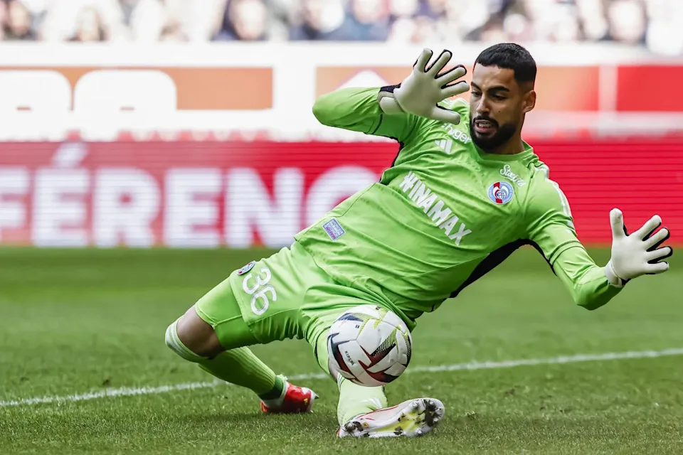 2d97e1fdb71c26596447cd37d71ea679 AfricaSoccercom 2d97e1fdb71c26596447cd37d71ea679 Racing Santander table €250000 bid for Moroccan goalkeeper Alaa Bellaarouch AfricaSoccercom