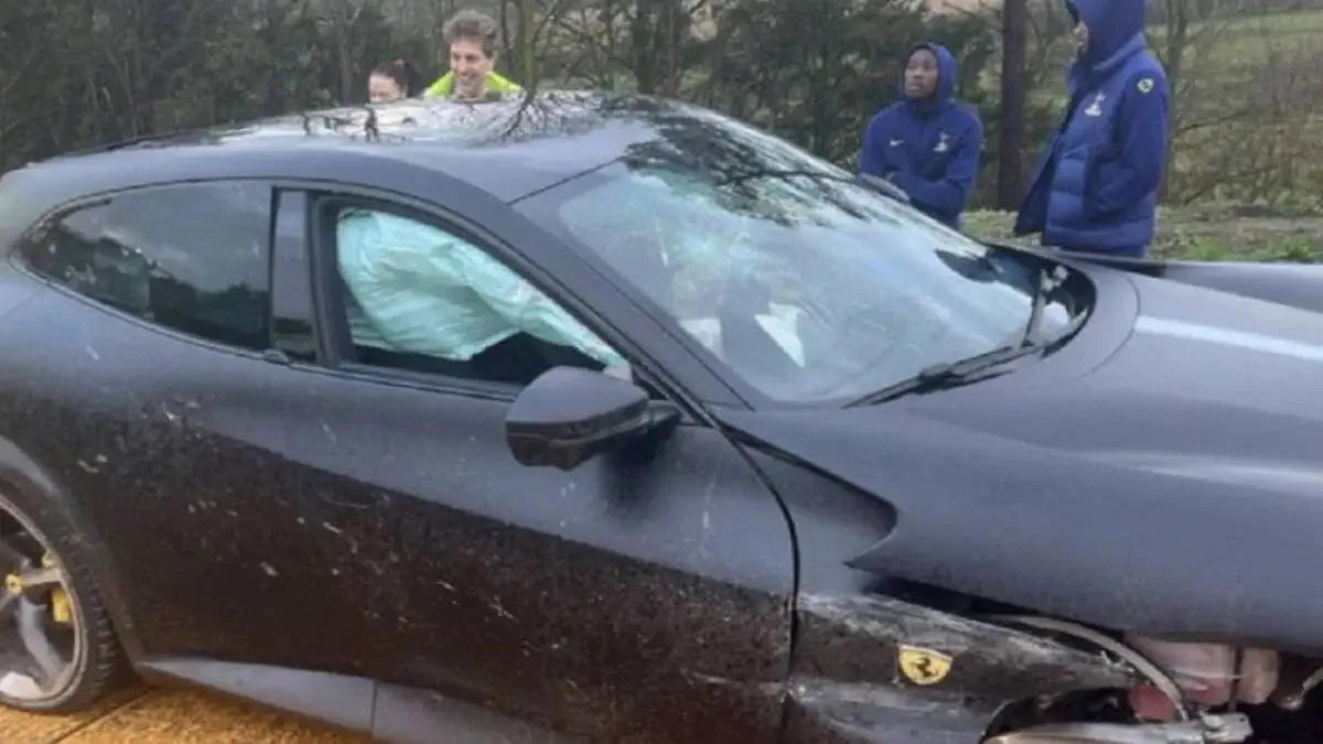  54a643803396594eae16474f91951d2c   Randal Kolo Muani calm after minor traffic scare before Spurs match against Eintracht Frankfurt   AfricaSoccercom