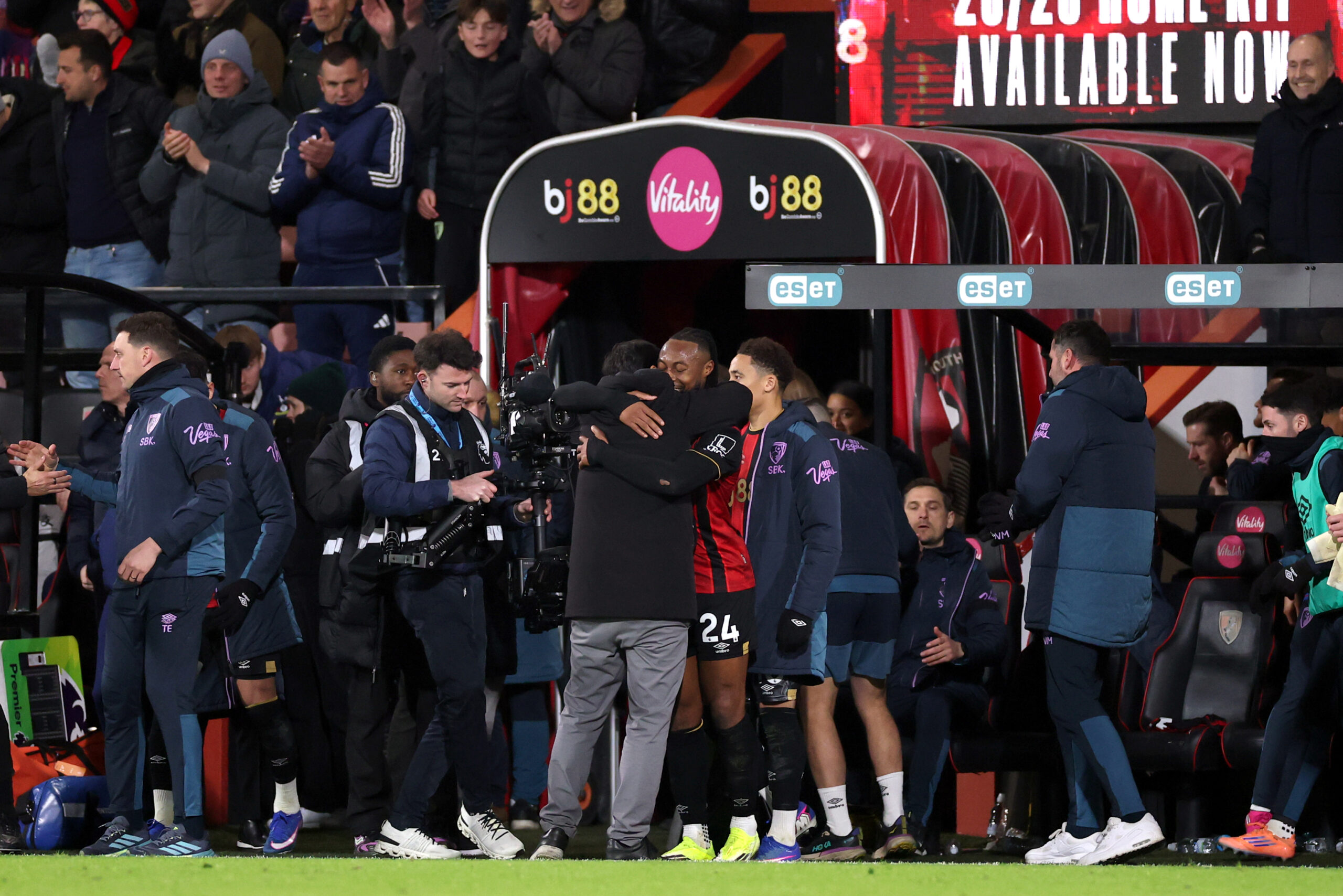 G F2sJHXoAAixmn AfricaSoccercom G F2sJHXoAAixmn It will be Antoine Semenyos last moments with us Bournemouth manager Andoni Iraola confirms forwards move to Manchester City AfricaSoccercom