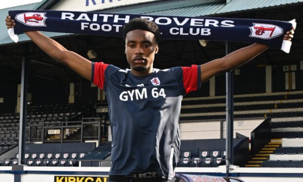 Paul Nsio 1 b92nre4m e1757688004541 620x372 AfricaSoccercom Paul Nsio 1 b92nre4m e1757688004541 620x372 Congolese midfielder Paul Nsio scores as Raith Rovers advance after penalty shootout AfricaSoccercom