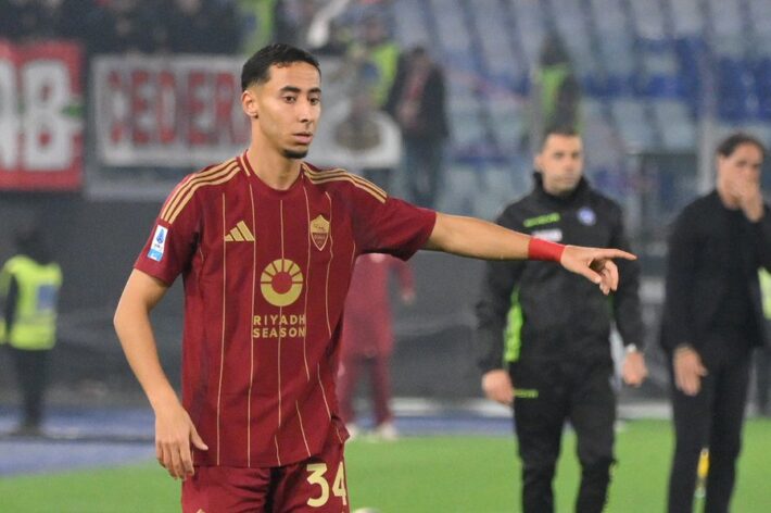 Roma Salah Eddine etablit un record fou de passe decisive Video 710x472 AfricaSoccercom Roma Salah Eddine etablit un record fou de passe decisive Video 710x472 Moroccan defender Anass Salah Eddine faces key decision over PSV future AfricaSoccercom