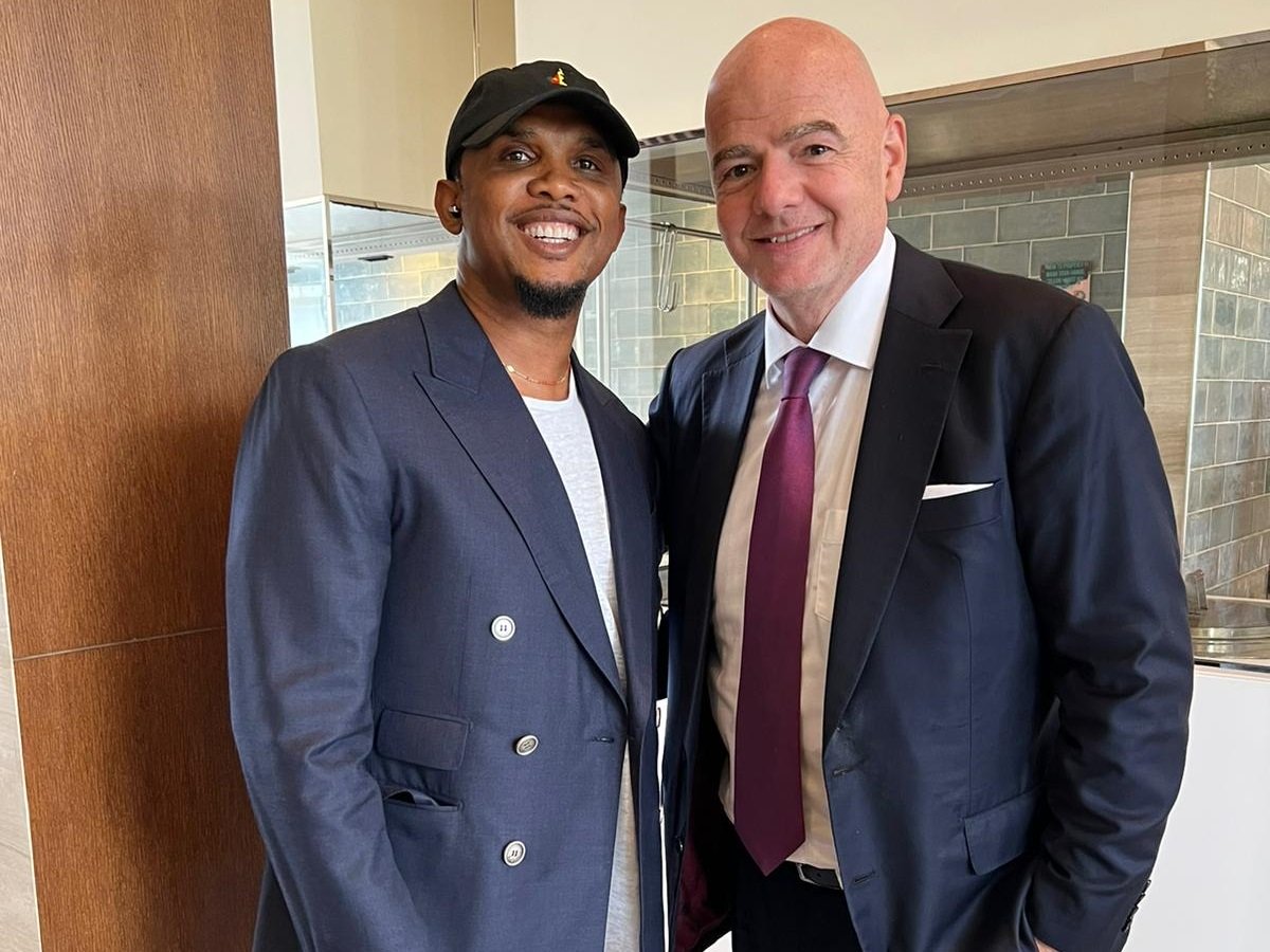  Samuel Etoo et Gianni Infantino 1   Samuel Etoo has a WEIRD relationship with Gianni Infantino  Former Cameroon coach Marc Brys   AfricaSoccercom