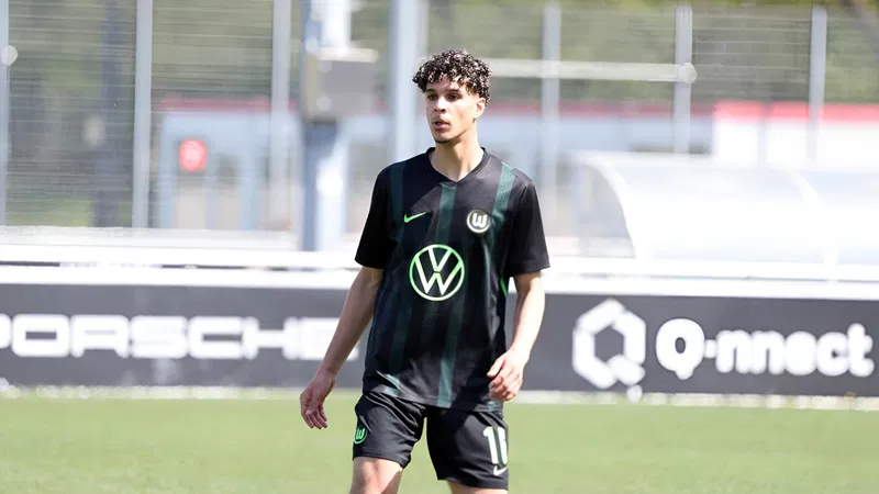 Transfer German Tunisian centre back Yasin Chebil completes winter move from Wolfsburg to Werder Bremen Transfer German Tunisian centre back Yasin Chebil completes winter move from Wolfsburg to Werder Bremen   Transfer German Tunisian centre back Yasin Chebil completes winter move from Wolfsburg to Werder Bremen   AfricaSoccercom