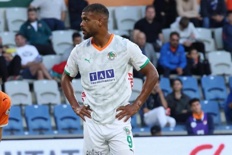  Steve Mounie 750x500   Benin captain Steve Mounié reaches 10 goal contributions this season   AfricaSoccercom