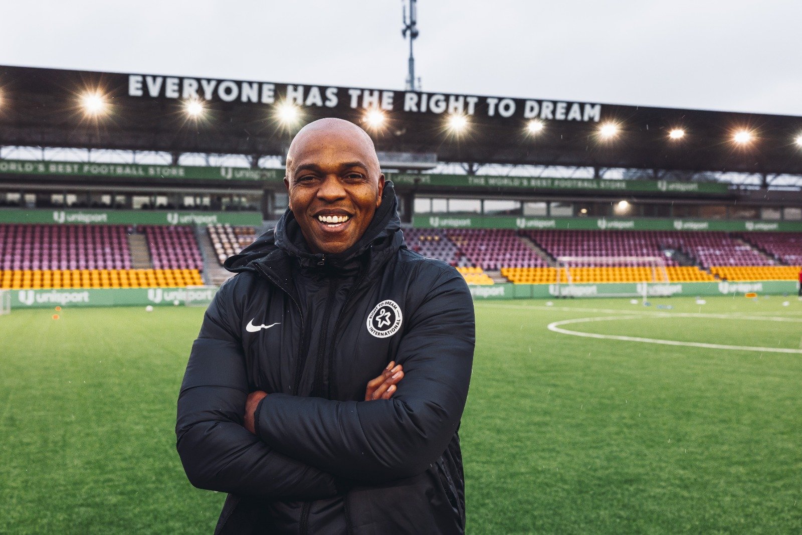 WhatsApp Image 2026 01 22 at 84456 PM 2 AfricaSoccercom WhatsApp Image 2026 01 22 at 84456 PM 2 South Africa and Manchester United legend Quinton Fortune joins Right to Dream as assistant coach AfricaSoccercom