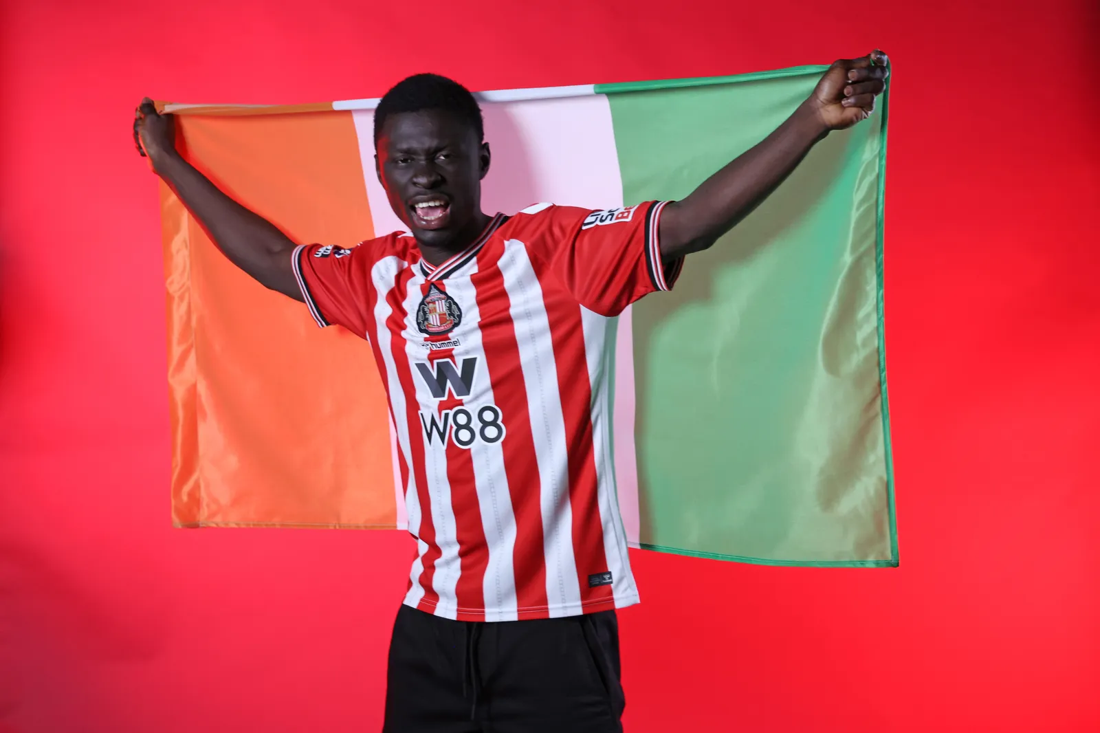  a2bc08f0 f2e5 11f0 b7f8 9f4febd7fbf3   Sunderland Complete Premier League Move for Ivorian Midfielder Jocelin Ta Bi   AfricaSoccercom