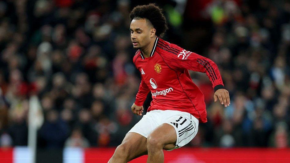  ee489e60 f50a 11f0 a422 4ba8a094a8fa   Manchester United stand firm on Joshua Zirkzee future reject loan talks   AfricaSoccercom