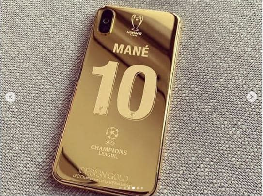  iphone 2   Champions League Liverpool players gold iPhones are making internet users drool   AfricaSoccercom