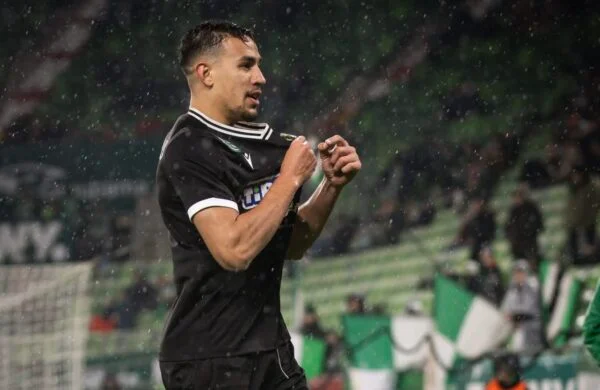  photo benbouali 26012025 600x390   Algerian striker Nadhir Benbouali inspires Gyor to statement win at Ferencváros   AfricaSoccercom