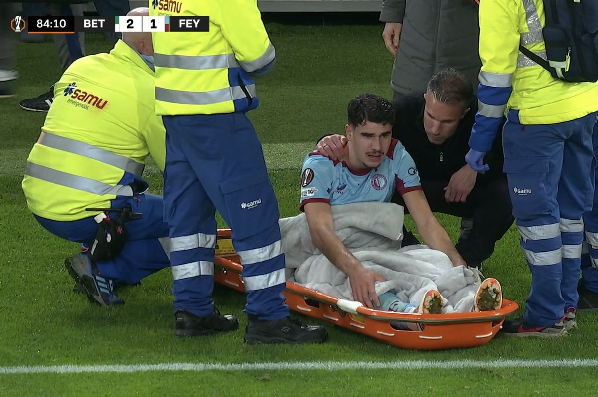 shaqueel van persie AfricaSoccercom shaqueel van persie Its heartbreaking Robin van Persie fears worst after son Shaqueels Europa League injury scare AfricaSoccercom