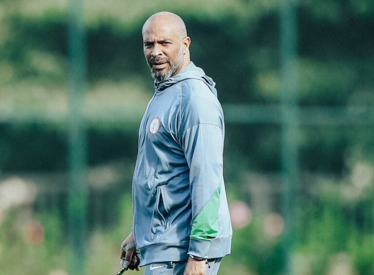 Eric Chelle denies contact with Marseille and explains agent inquiry