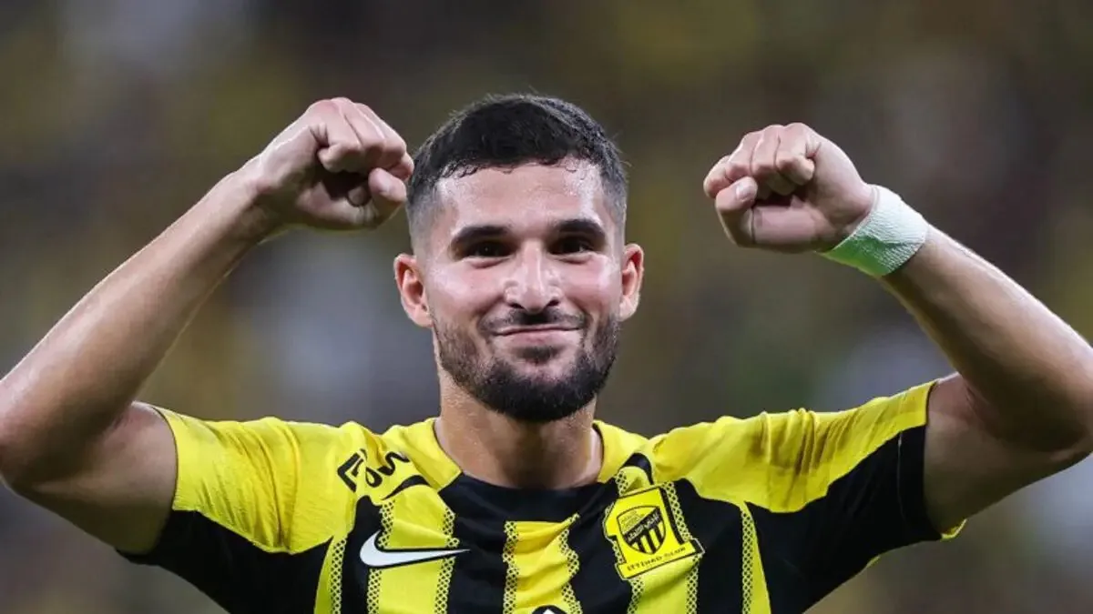 Houssem Aouar shines as 10-man Al-Ittihad fight back