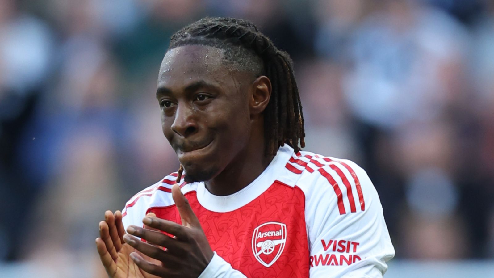  Eberechi Eze 3   Hes still playing with the handbrake on  Defoe questions Eberechi Ezes slow Arsenal start   AfricaSoccercom