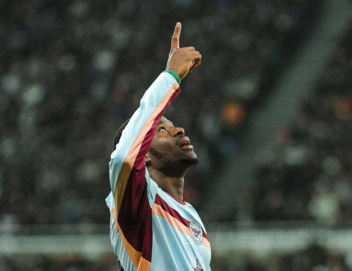  HAytLHhaAAIuJDx 710x546   Burkina Faso forward Dango Ouattara marks 100th Premier League game with goal and assist   AfricaSoccercom