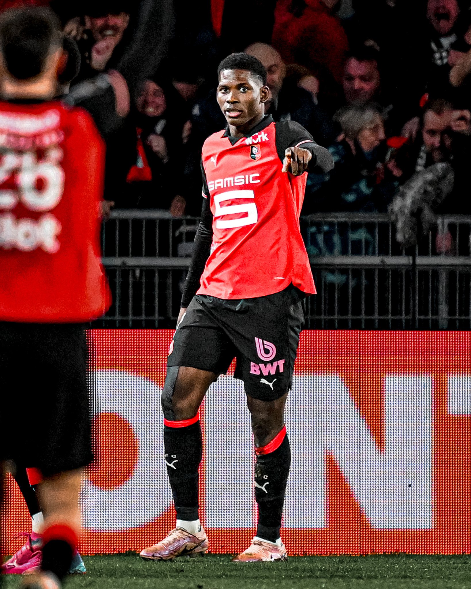 Breel Embolo strikes as Stade Rennais stun Paris Saint-Germain and blow Ligue 1 race open