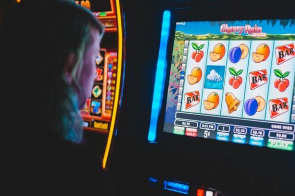 Pokies Myths and Facts: Debunking Common Misconceptions in Australian Casinos
