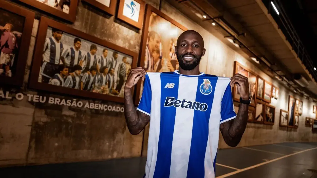 f56159f4c46c3b683a22908b172790eb AfricaSoccercom f56159f4c46c3b683a22908b172790eb Portuguese side FC Porto sign Ivorian midfielder Seko Fofana AfricaSoccercom