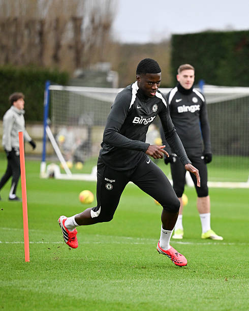  Mamadou Sarr   Liam Rosenior praises Mamadou Sarr after Chelsea recall   AfricaSoccercom