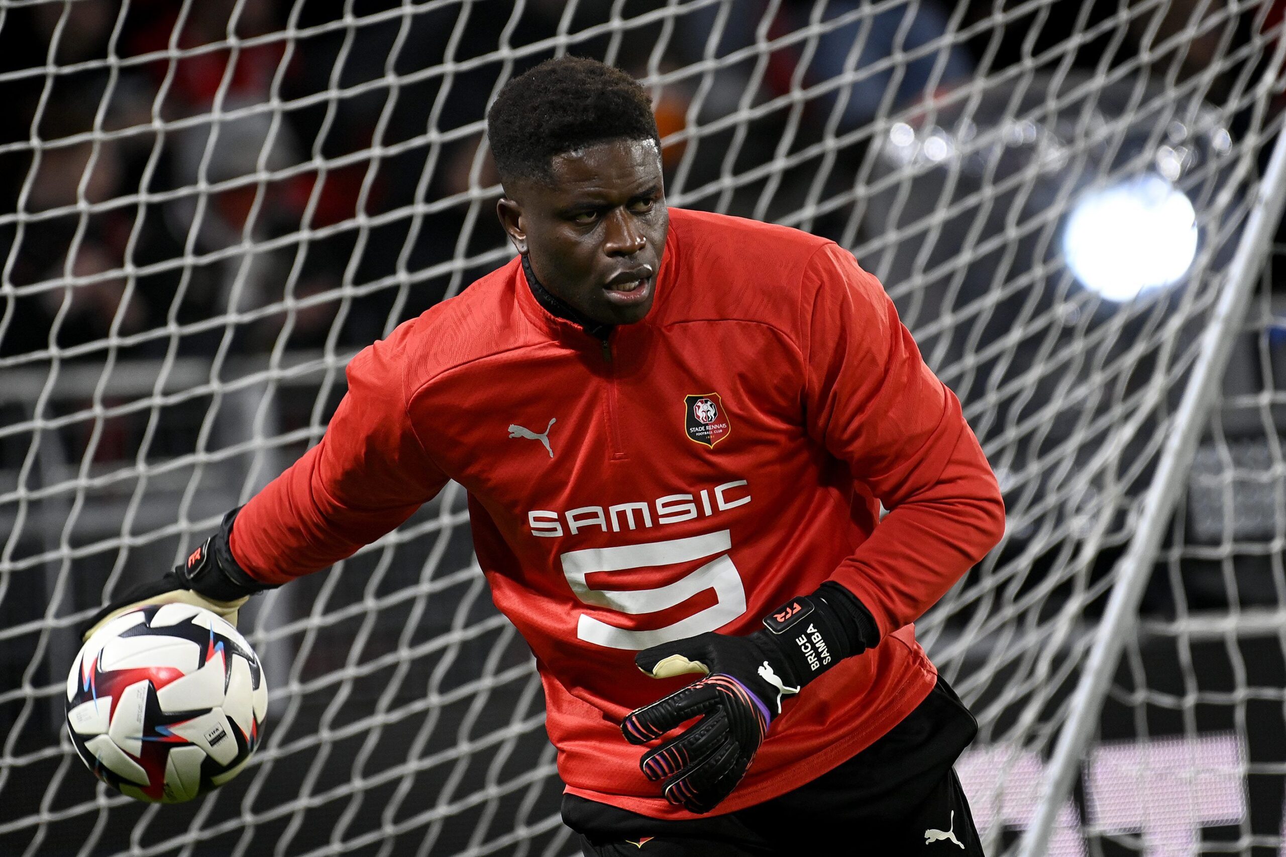maxnewsspecialtwo124755 67cb1ad20fe4b373538729 AfricaSoccercom maxnewsspecialtwo124755 67cb1ad20fe4b373538729 French Congolese keeper Brice Samba shines after disciplinary setback as Rennes beat leaders AfricaSoccercom