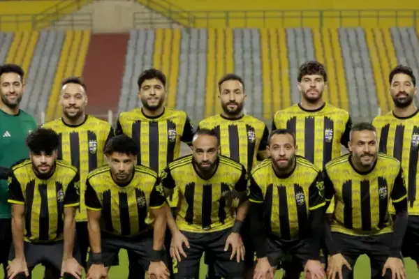 Al Mokawloon assistant coach Islam Fathi apologizes after clash with Al Ahly fans in league encounter