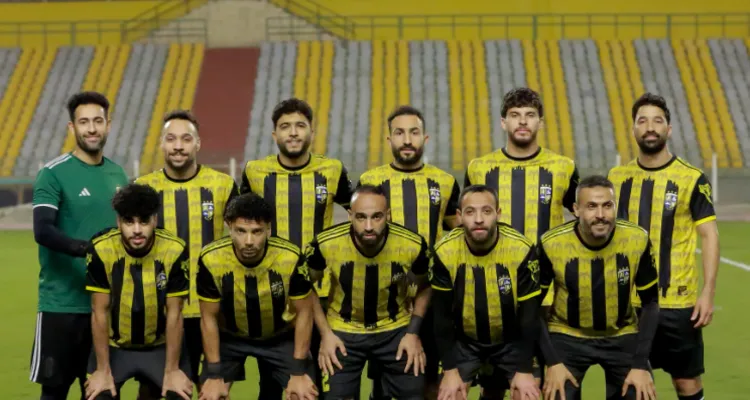 Al Mokawloon assistant coach Islam Fathi apologizes after clash with Al Ahly fans in league encounter